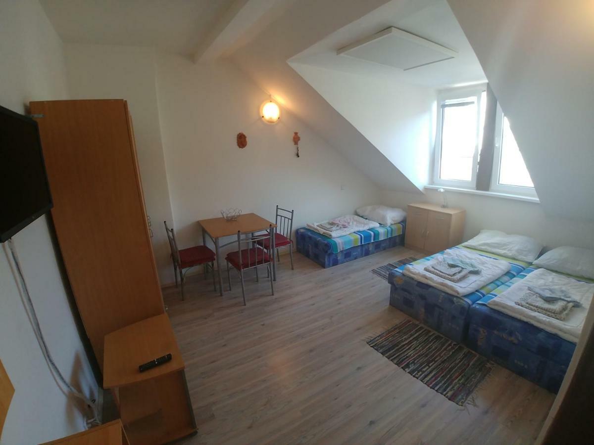 Kv Apartmans Varsavska Карловы Вары Экстерьер фото
